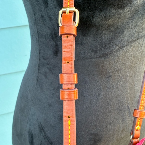 Dooney & Bourke nylon North South Triple Zip crossbody preppy, vacation, travel - Picture 7 of 7